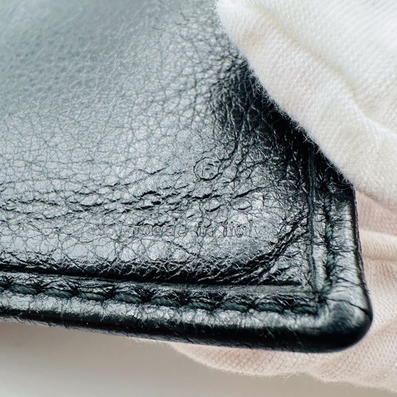 Gucci Gold Emblem Wallet - Picture 9 of 12